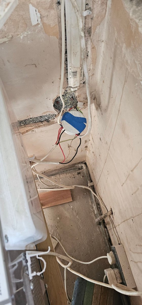 ElectricalRcd's tweet image. Come on Roger please stop ✋️