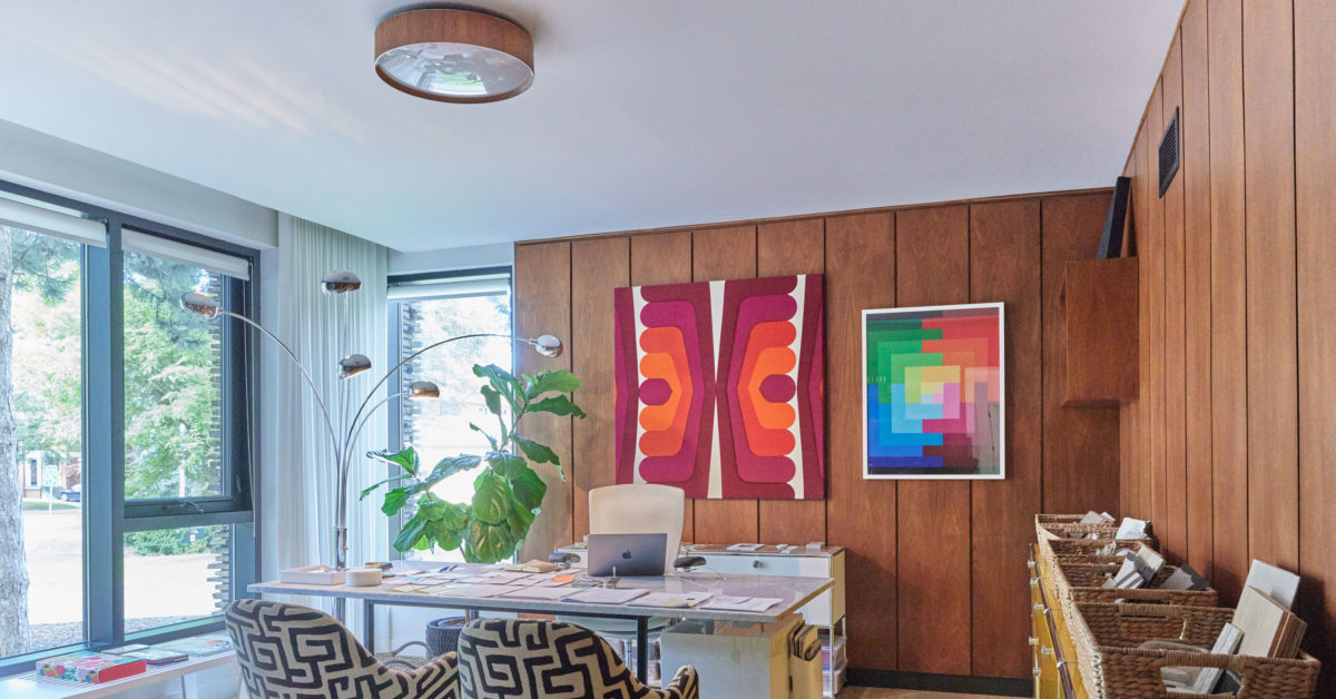 ca_reon's tweet photo. Great Spaces: This designer’s retro home office is punctuated by pops of colour https://t.co/qJxICvFrcY https://t.co/BO9dwP7Zag