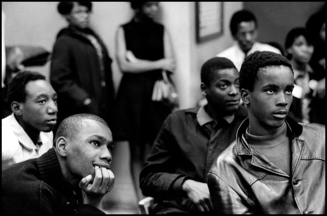 Photographs taken by Hiroji Kubota while documenting the Black Panthers across America in the 1960s. Images here were taken in Chicago, Illinois ca. 1968-1969.

More images on our Instagram

#SUNUnotes #SUNUjournal