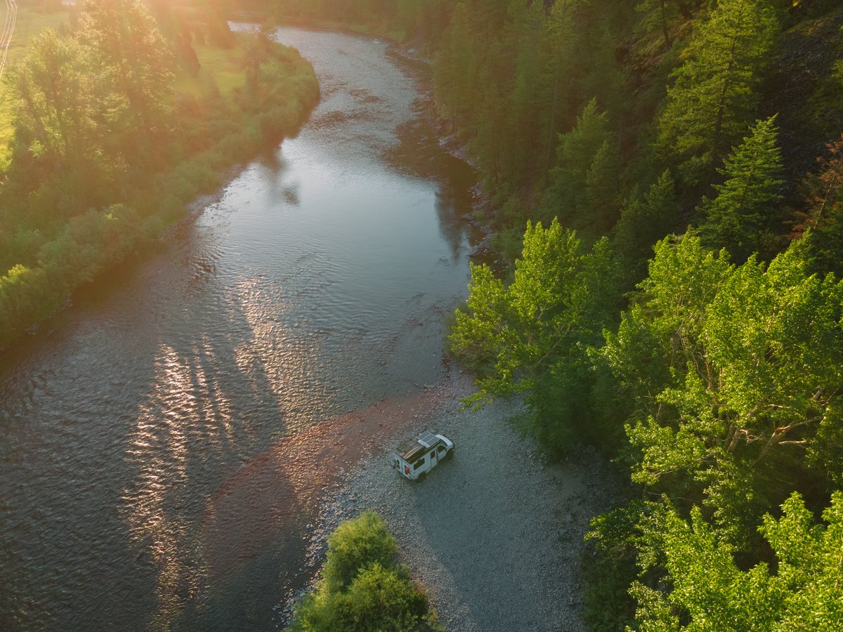 aclim8gear's tweet photo. Off-grid and off the beaten path, we're chasing the wild breeze this summer. We got the opportunity to team up with Gloria Goñi (IG: @lapescadora) in Montana recently—we are jealous of the sublime scenery and her overlanding setup! 
— 
https://t.co/jAqsl3Plag https://t.co/4PLXtdZ0XY