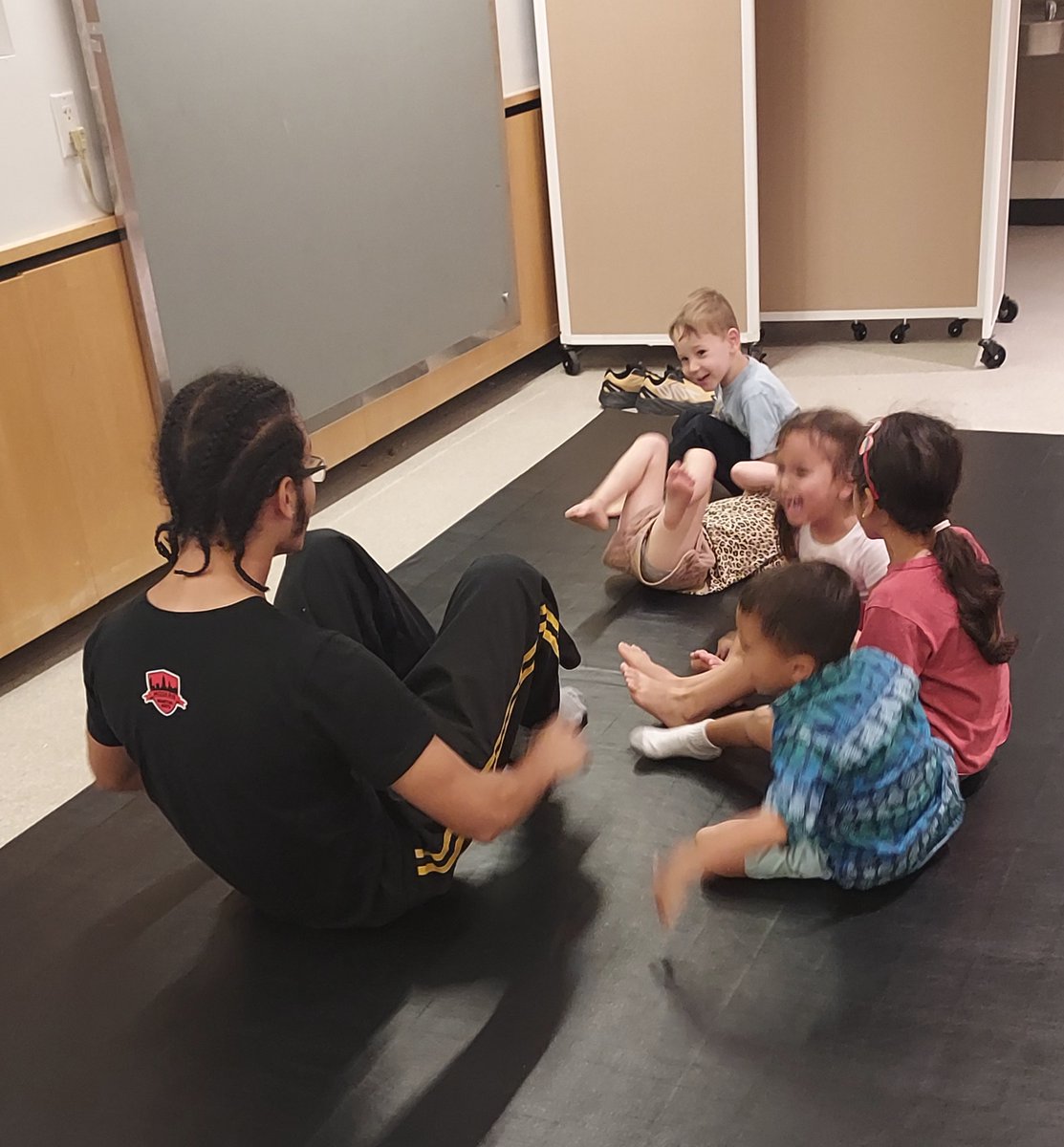 CaedmonAfter's tweet photo. Sprints and sit-ups are key parts to the warm up in Martial Arts class. Impressive work, Caedmon Bridge campers! #thecaedmonstory #bridgecamp #summercamp #uppereastsidemoms #CaedmonCapability #CaedmonCommunity #modernmartialartsnyc https://t.co/UdH7uAigYo