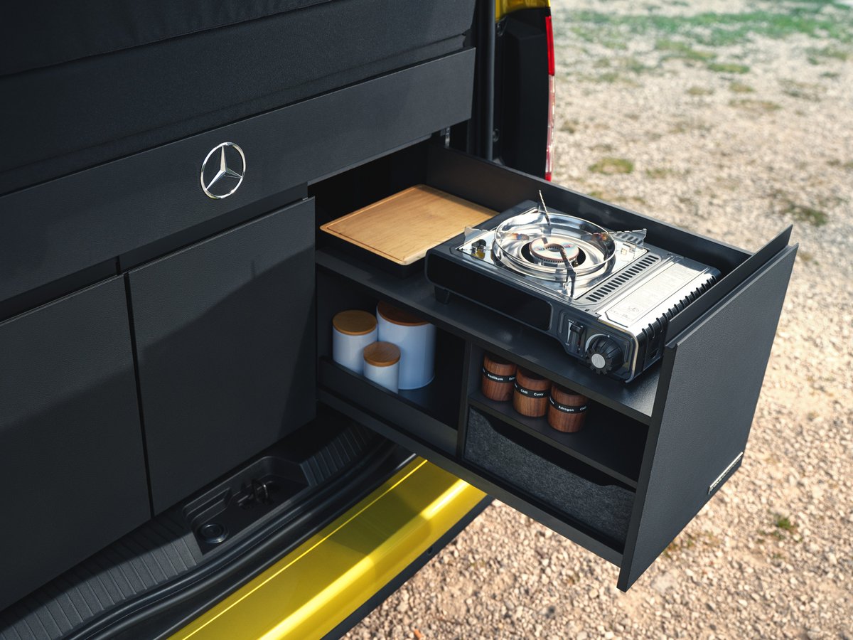 The #MarcoPoloModule rounds off the Marco Polo family’s trade fair presence at the #CaravanSalon Düsseldorf: The Marco Polo Module transforms the #MercedesBenz small #vans, including the T-Class, into micro-campers in no time.

Discover more: media.mercedes-benz.com/article/a3f9c3…