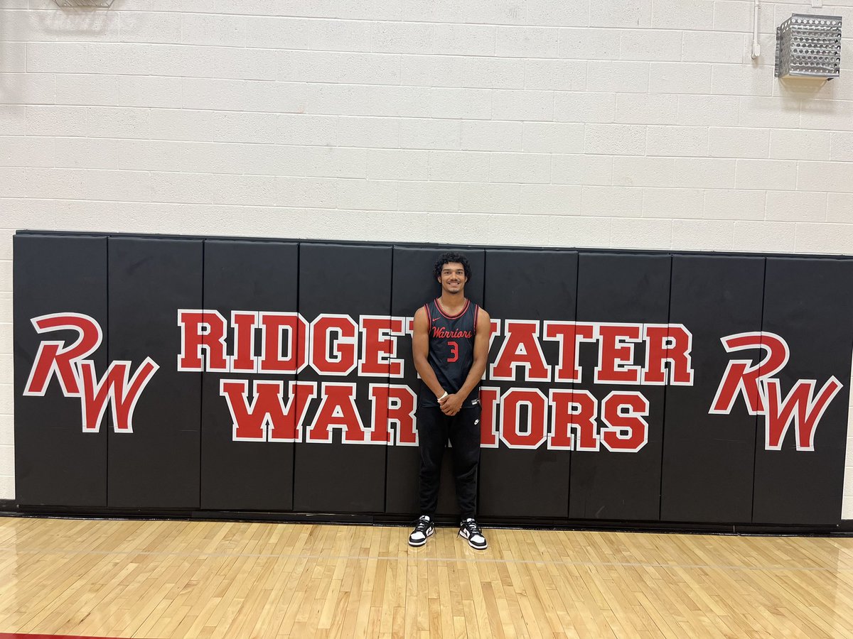 Daonlymiggy1's tweet photo. Thank you @NateThooft at ridgewater for a great visit today!!I had a great time!🔴🔴 #Warriornation https://t.co/QJT6ixg4y4