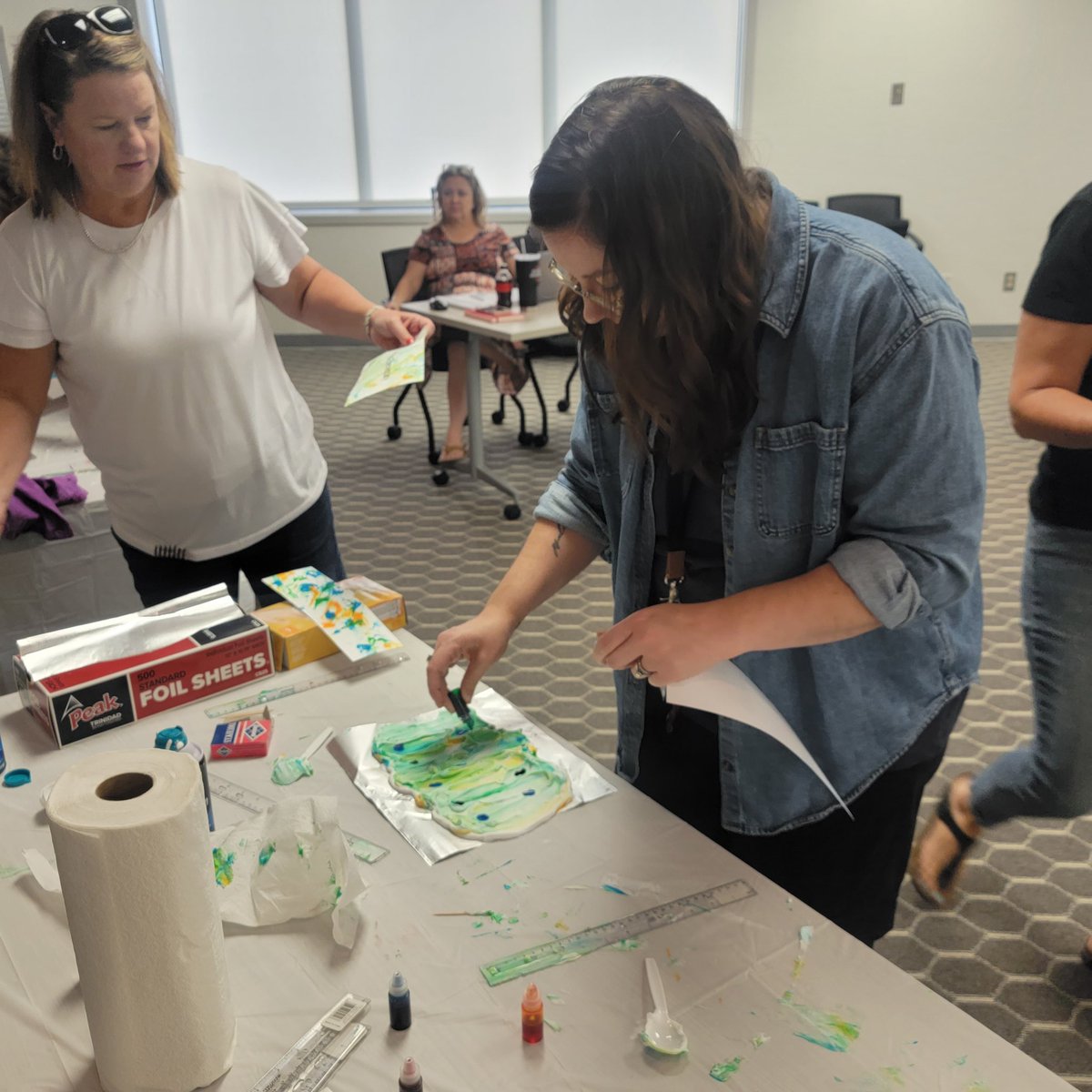 What's better than a day learning with instructional coaches? Starting the day with a science investigation! <a href="/BeltonISD/">BeltonISD</a> #celebrateBISD
