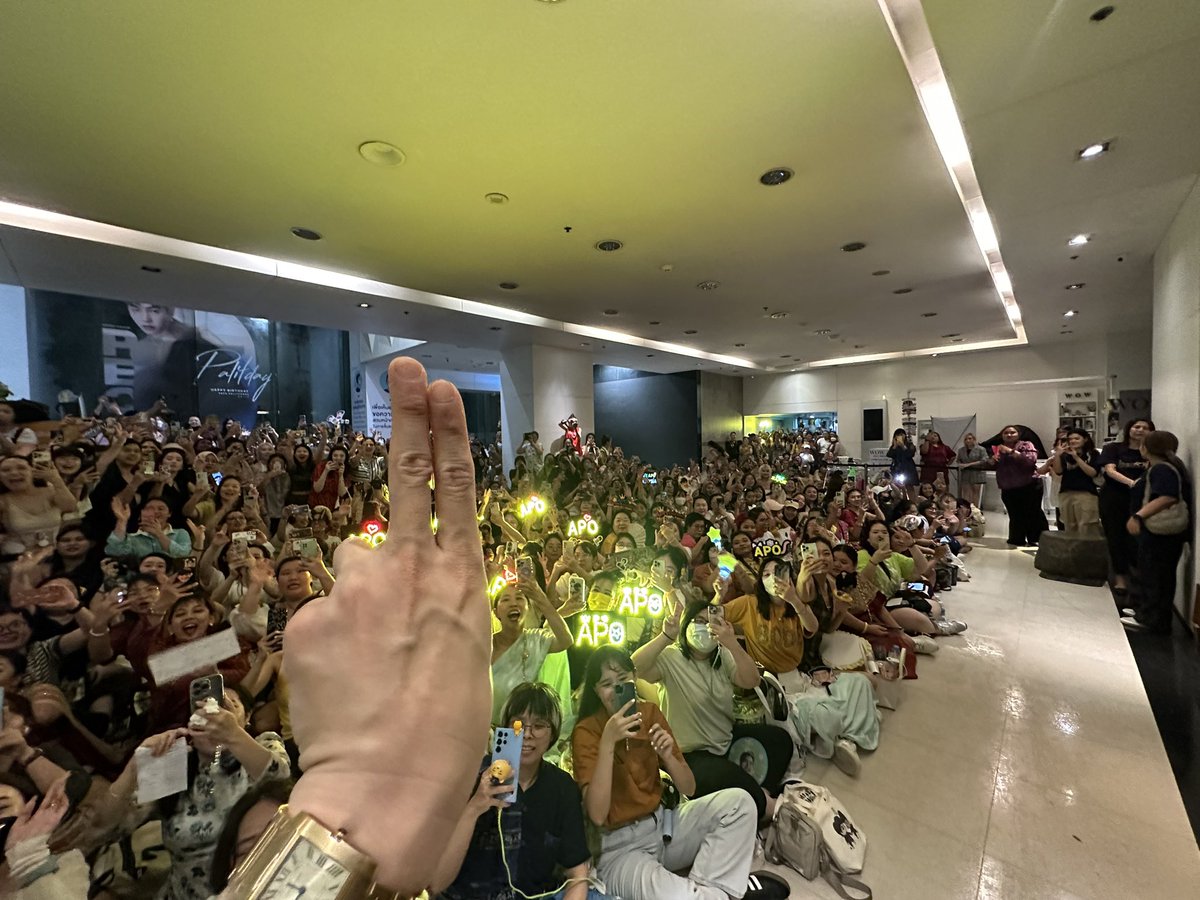 milephakphum's tweet photo. ,,, เดินทางกลับบ้านปลอดภัยนะครับ^^(ซีเรียส กลับกันดีๆนะ)
,,, https://t.co/EXlA0gDnz0