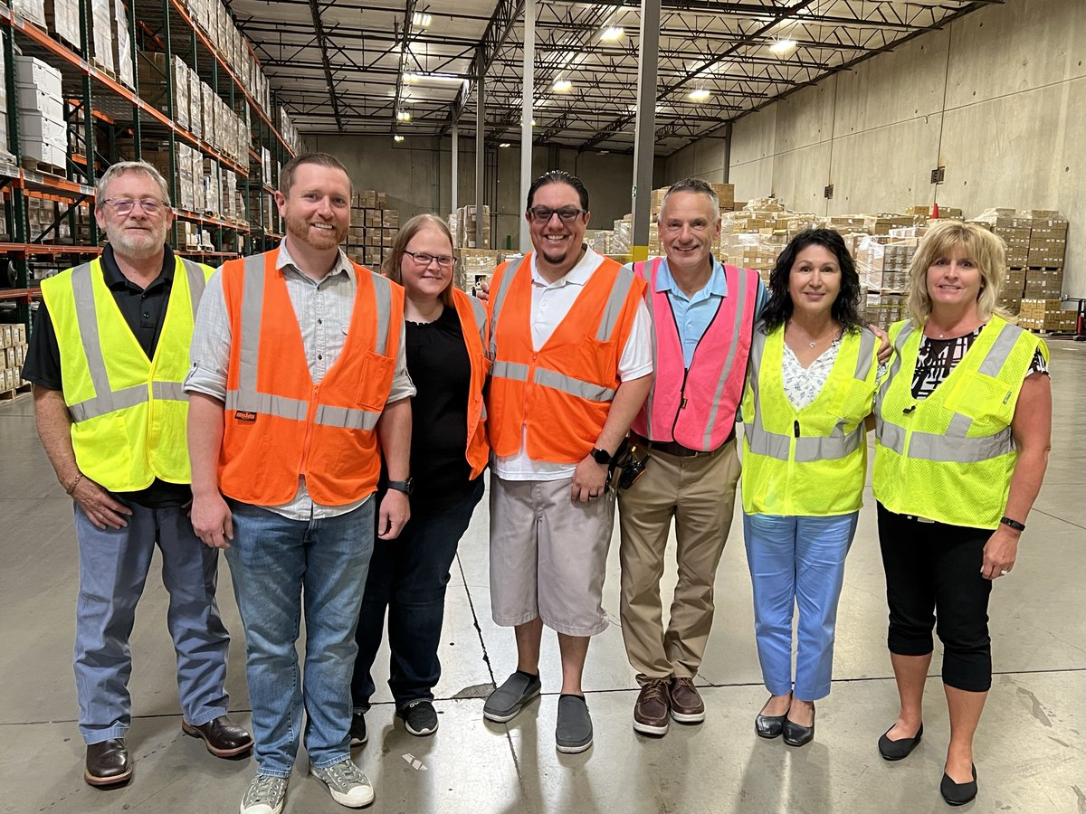 LEGACYscs's tweet photo. Our team in #reno #nevada recently wrapped up its Operational Excellence Audit, where our Director of OE noted the vibrant culture of servant leadership, an inclusive atmosphere among both direct hires &amp; contract workers, and a commitment to process, workflow, and esthetics. https://t.co/3enW4cUKFe