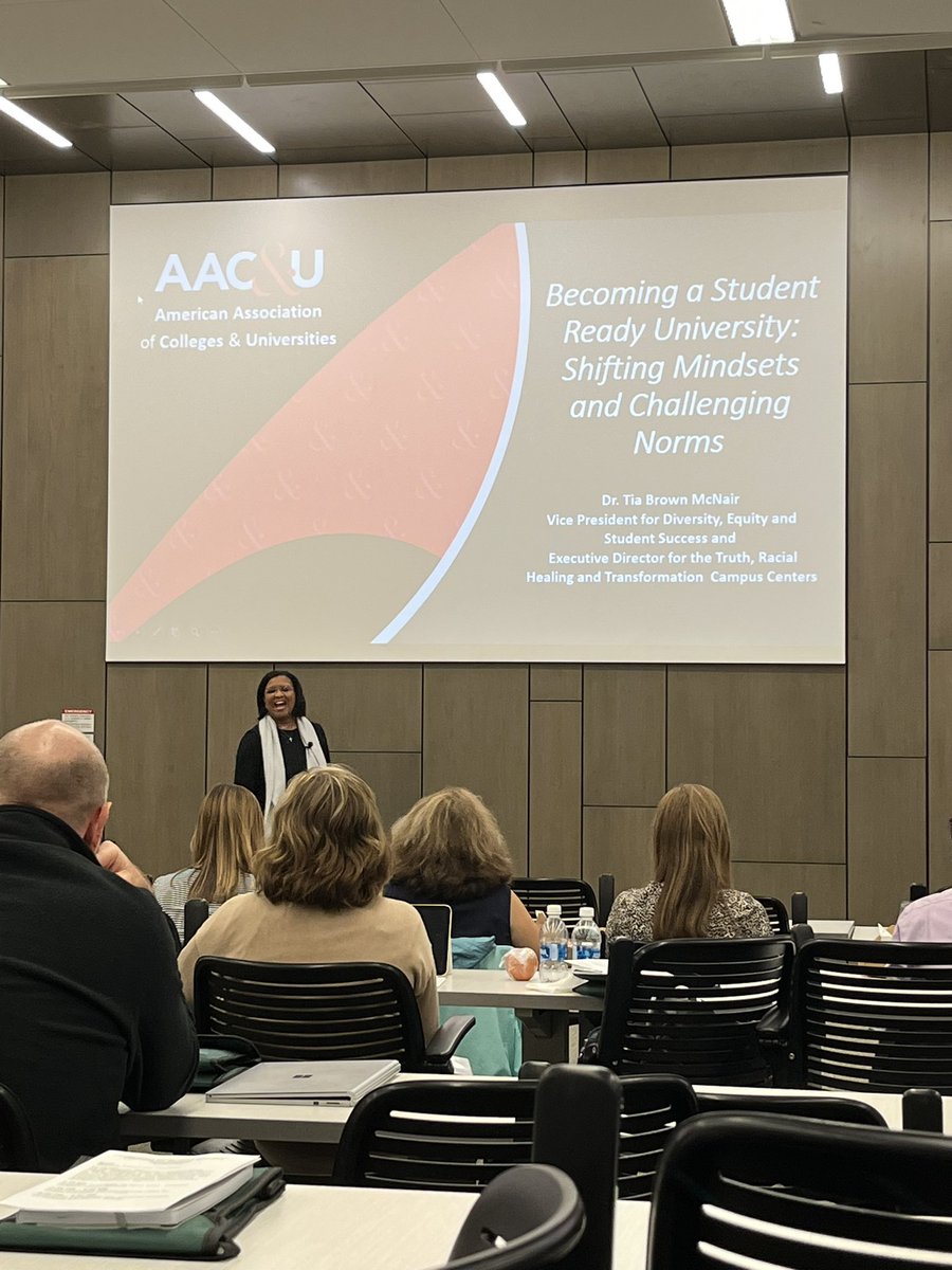 Dr Megan Rúa tweet media