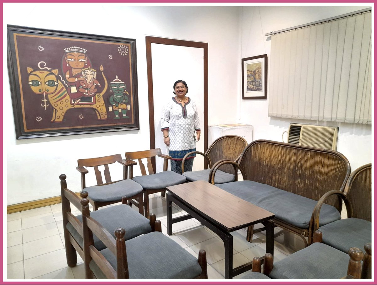 PriyaSenguptaIN's tweet photo. The perfect setting for a wholesome #art adda !

(Adda is a unique Bangla/Bengali word for a robust and free-wheeling informative, intelligent yet casual discussion)

Thanks to #Chitrakoot Art #Gallery with its current #JaminiRoy solo #exhibition https://t.co/vjGRh4mL6m