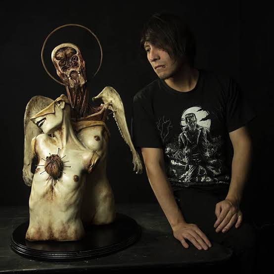 MonsterCas2's tweet image. Jueves de miedo en #EstaVivo. Hoy el escultor mexicano Emil Melmoth  se manifestó en cabina para platicar con @luisalaouija @leiramchdz  y los 🦇 sobre su obra. Aquí un poco de su trabajo....🧵 #arteoscuro #dolor #mementomori
Aquí su instagram...💀
instagram.com/emil_melmoth?i…