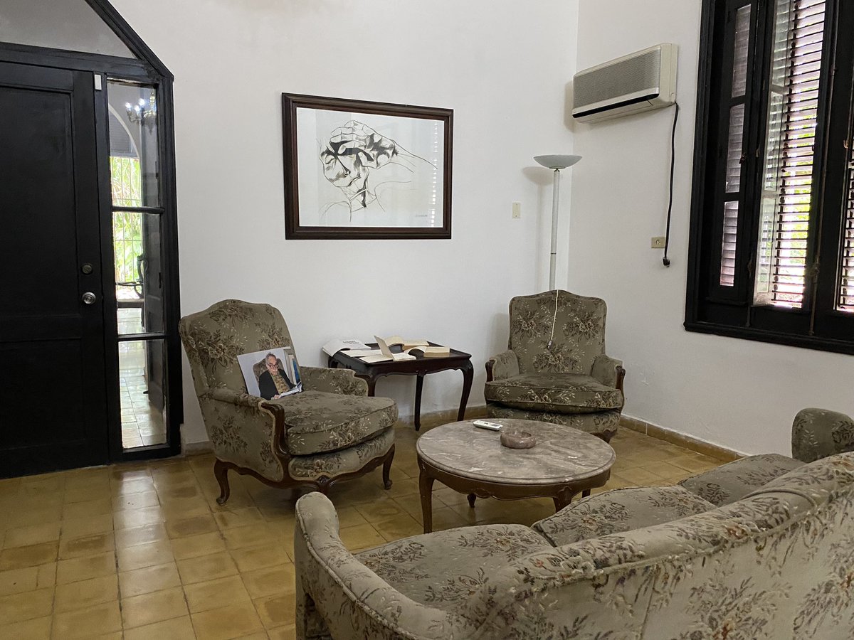 El día de hoy nuestro director de comunicación social <a href="/LuisdlvLopez/">Luis Donaldo Lopez</a> residió un grandioso regalo, el cual fue entregado en la que fue la oficina de Gabriel García Márquez en la quinta Santa Bárbara y Fundación del Nuevo Cine Latinoamericano.

Muchas gracias!🇨🇺🤝🏾