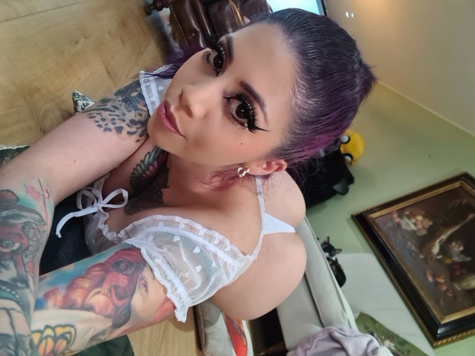 Feliz jueves me saludas ? https://t.co/jHoyFA5gP3