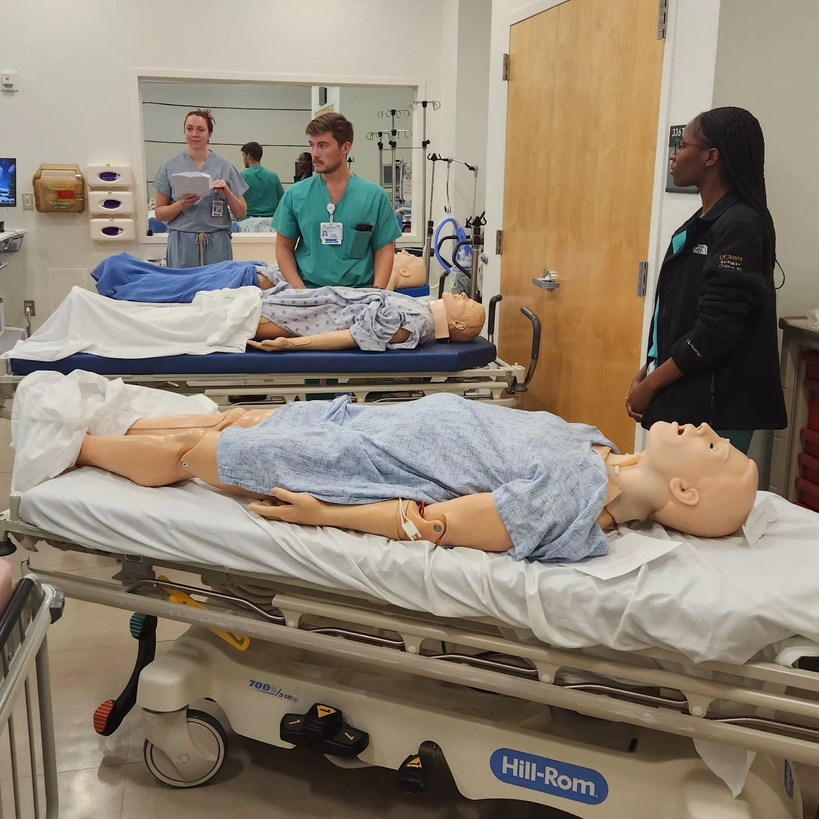 We welcomed residents this week for General Surgery Trauma Day, where they practiced a vast array of skills, including mass casualty events, traumatic injury diagnosis and treatment, and REBOA (resuscitative endovascular balloon occlusion of the aorta). #MedEd #medsim #simtribe
