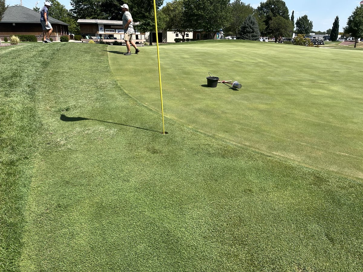 KevinFowler76's tweet photo. Superintendents Revenge this evening at Cherry Oaks Men’s Club 🤣 https://t.co/tZnPRircp6