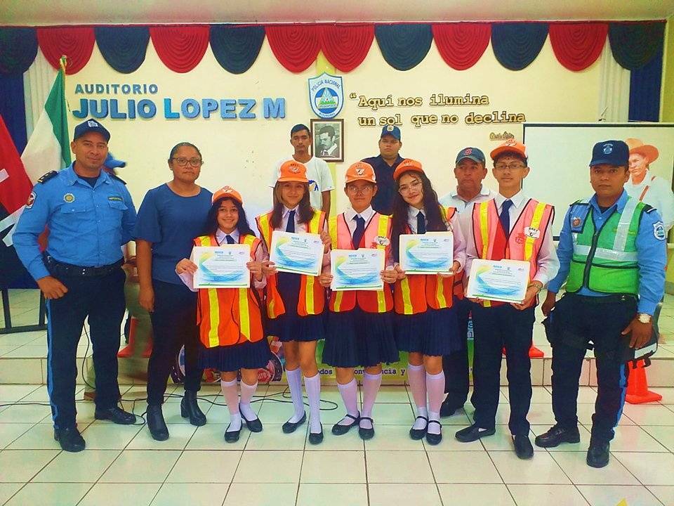 de_jinotega's tweet photo. Liga del Conocimiento Vial, con participación de 4 Centros de Primaria y 4 Centros de Secundaria de la Ciudad de Jinotega.

Ganadores:
Francisco Luis Espinoza (Primaria)
C.P. Augusto C. Sandino (Secundaria) https://t.co/RGLdlEwcjG