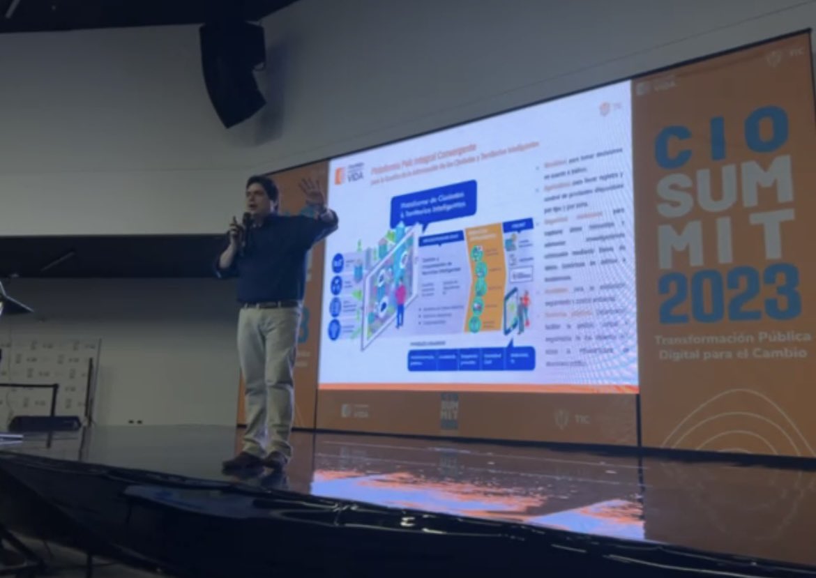 jnicobarrios's tweet photo. En el marco del #CIOSummit2023 de Cali, fui ponente de “ciudades y territorios inteligentes en el marco de la transformación digital” con 120 líderes de tecnología de la información Del Valle, Nariño, Cauca, Caldas, Risaralda, Chocó y Quindío @Ministerio_TIC @anam_sterling https://t.co/agpVmPRkZa