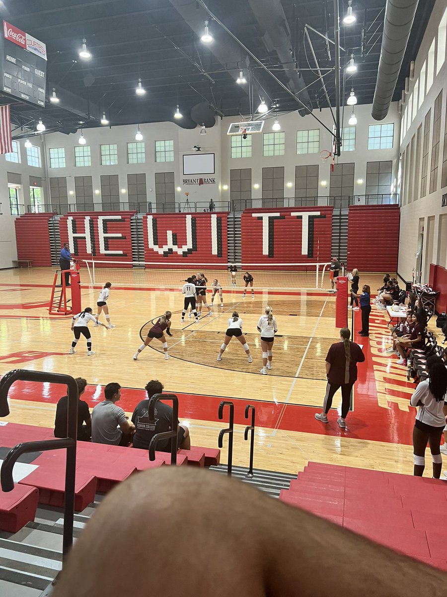 CoachMonceaux's tweet photo. Season opener for our @ht_volleyball team… Let’s go Huskies!! @ColeFred24 https://t.co/mgomTkvPtx