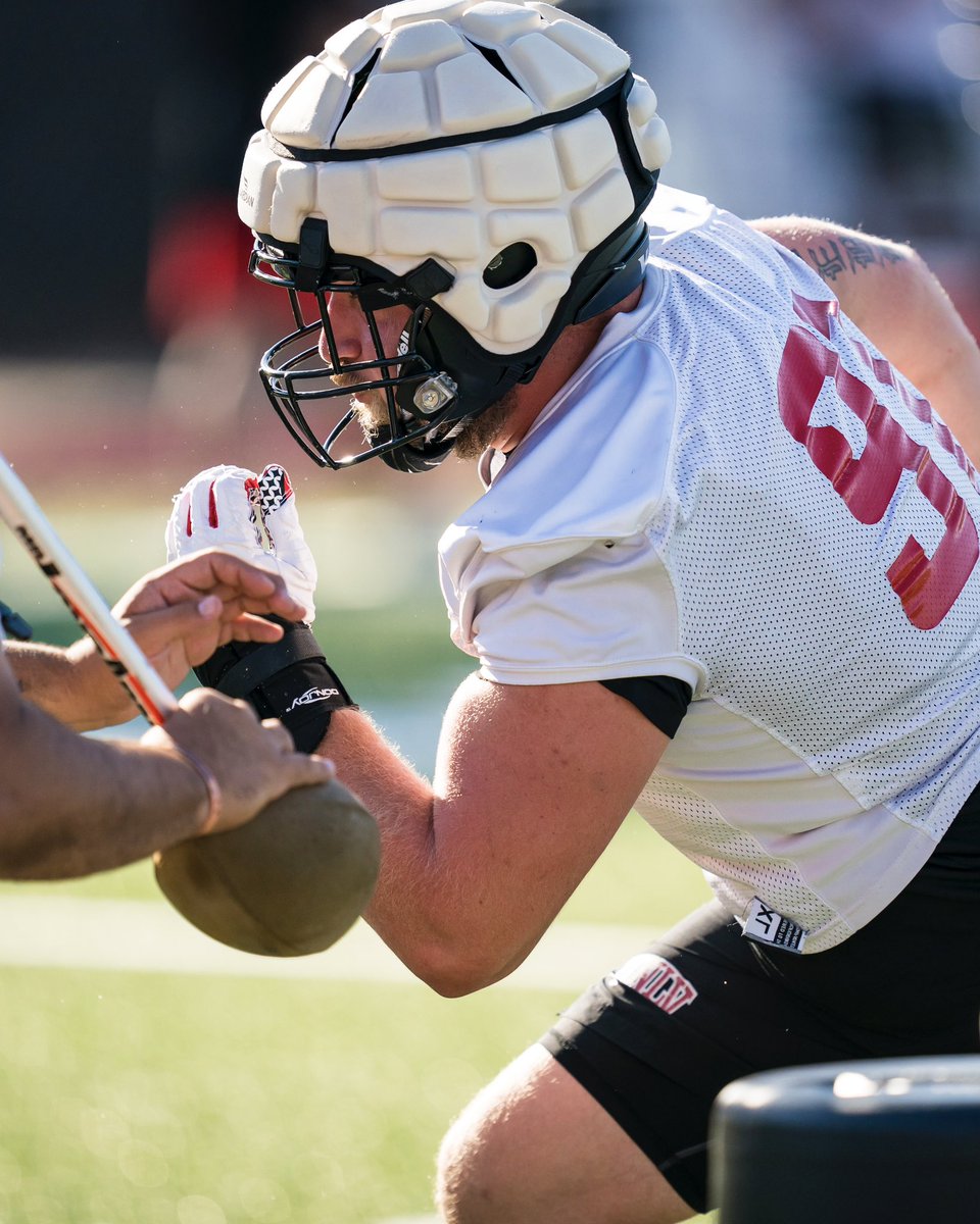 unlvfootball's tweet photo. The grind continues 📈 https://t.co/KgYO7DZWhQ