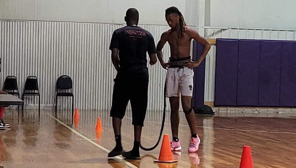 ShakamiAni's tweet photo. Yeeesss…I love to see it!!! @JermarquisJ Keep Working Son💪🏽🏀
#AlwaysInTheGym
#TheOriginals
#PureGame https://t.co/5dzuFzgfSe