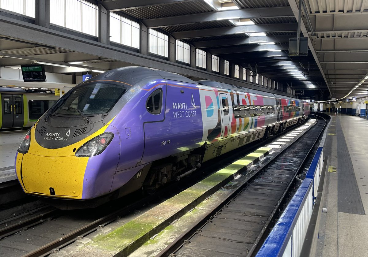 highspeedjv's tweet image. A colourful day at the office today #pride #railways #trainsoftwitter
