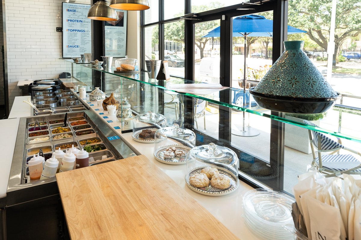 ScurfieldGroup's tweet photo. A hearty congratulations to ZOA Moroccan on the opening of their third location. A taste of North Africa is now available in Greenway Plaza/Upper Kirby. 

Chef Nafaa and his team are about to create a ton of new fans and we're here for it. #Houston 

📸 Shawn Chippendale https://t.co/BcfBFYtlvI
