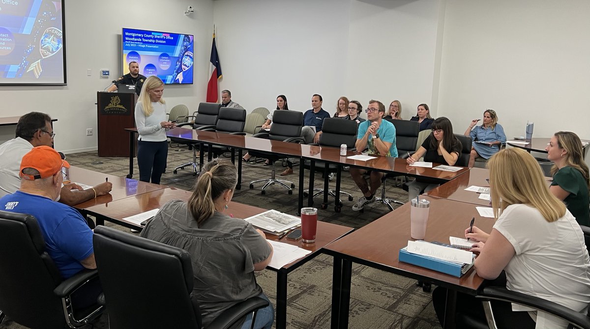 CCVillageAssoc's tweet image. At CCVA&apos;s Board meeting, residents got presentations from Ann Snyder &amp;amp; Chris Nunes with @thetownshiptx, @MCTXSheriff, Skeeter Hubert with @ConroeISD Board, &amp;amp; our #FallFestival chair shared plans for the fantastic #familyevent on October 22!

#thewoodlandstx #thewoodlandstownship