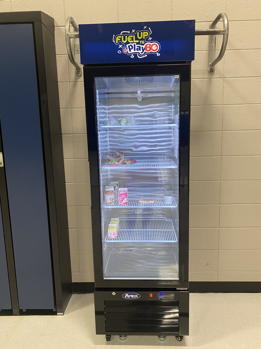 The Wildcat Refrigeration Station is OPEN!!! We’re increasing access to quality, healthy snacks for our students. Huge shoutout to @FUTP60 @NtlDairyCouncil @nflplay60 and @hubert_co for supporting our nutritional goals at Spring Branch! We❤️you!