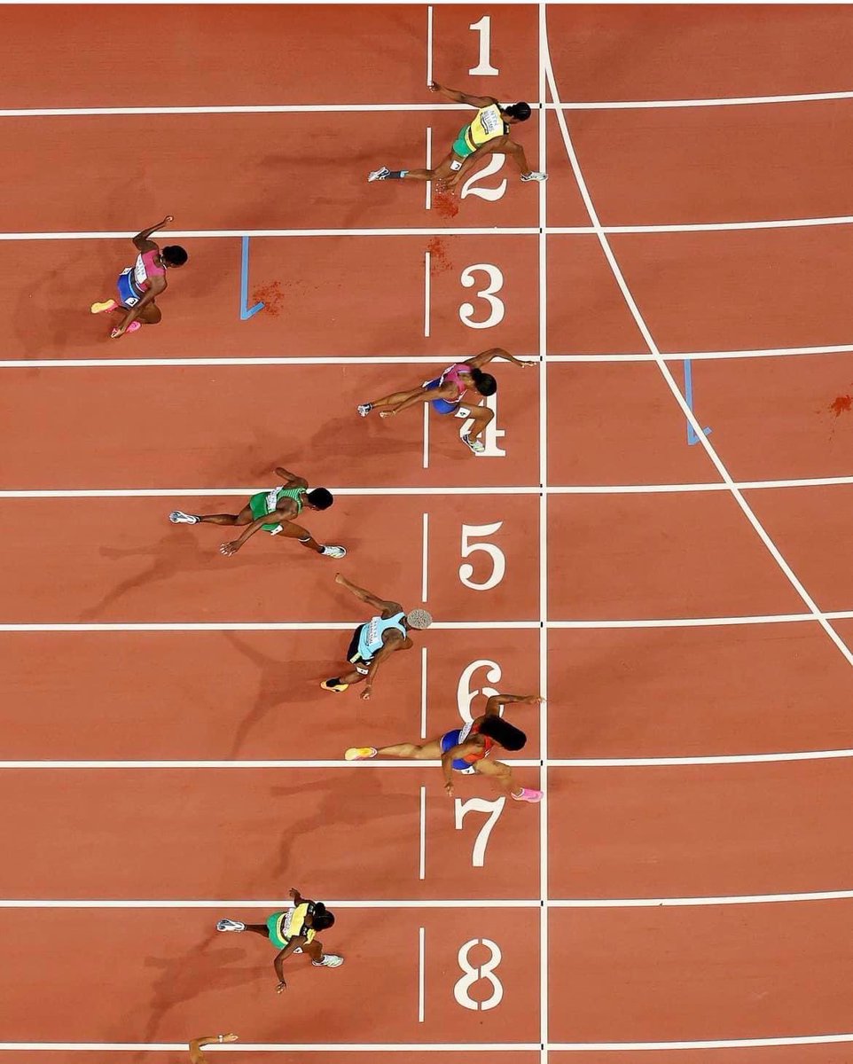 TyponewsPR's tweet photo. ¡Así se ve una centésima de segundos desde las alturas!
Una centésima de segundo fue lo que separó a Jasmine Camacho Quinn del oro ante Danielle Williams en la distancia de 100 metros vallas/ Campeonato Mundial de Atletismo en Budapest, Hungría. Williams 12.43s, Camacho 12.44s https://t.co/Ze1Wbteb21