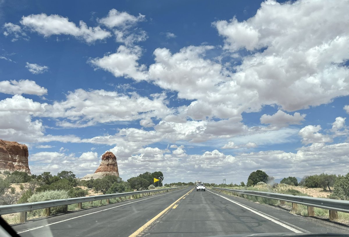 NearAndFarAZ's tweet photo. I can never drive through #Arizona, #Utah &amp; the #NavajoNation without getting a few #RoadtoSky shots
💙☁️💙 #ArizonaUtahRoadTrip #ArizonaUtahborder https://t.co/Xv52LU0J6z