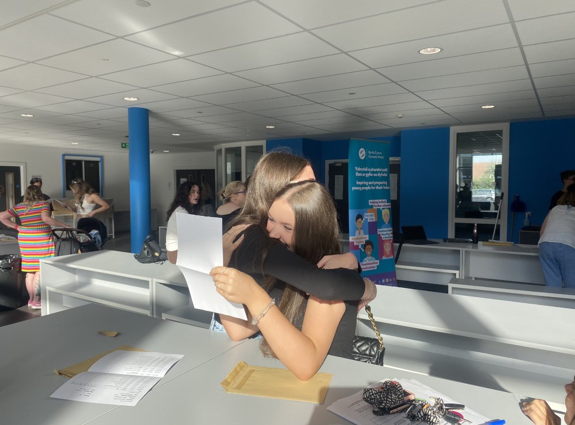 anijahcummings's tweet photo. Thank you @WhitmoreHigh for all the support! It has been an amazing (and unbelievable) day ❤️ https://t.co/Ix1MqMxEur