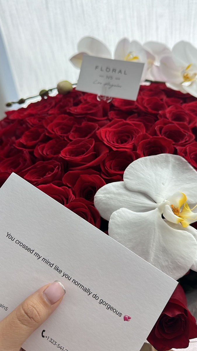 robhimsis's tweet photo. Came home to these 🥺 I love when a man just gets it. https://t.co/r7L8b66r3k