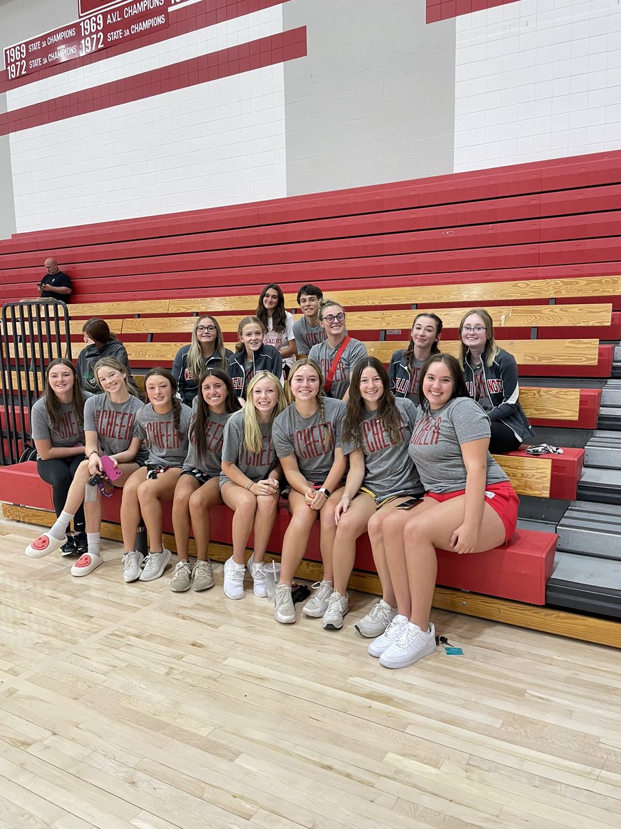 WellingtonActiv's tweet photo. WHS Cheerleaders in full support of our Volleyball team! #crusaderssupportingcrusaders https://t.co/Kh1aP3nR1T