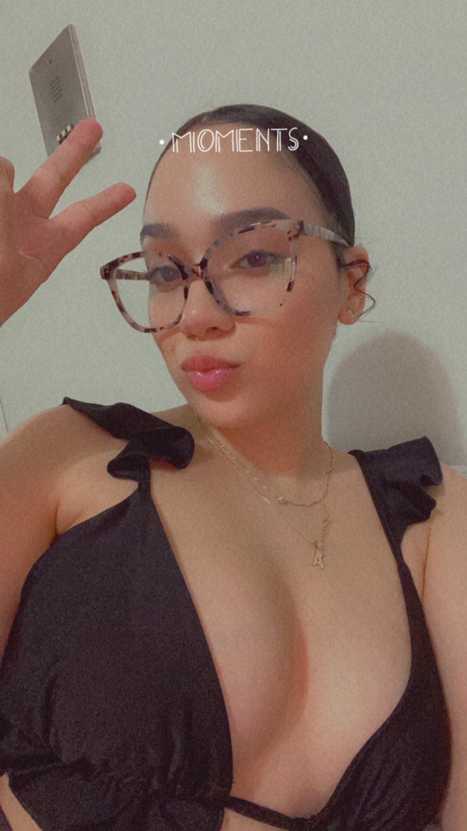WhatThe_A's tweet photo. Forehead queen 💁🏻‍♀️ https://t.co/LAp8xwFEpL