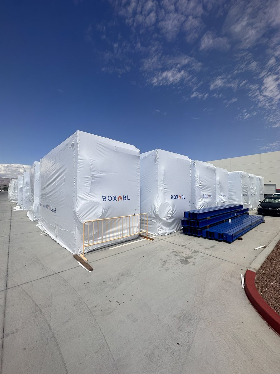 GalianoTiramani's tweet image. WE HAVE HOUSES ON DECK… Thanks everyone for sharing my posts yesterday, as a result I have been on the phone all day w stakeholders and we are making progress towards my goal of shipping 200 @boxabl houses to Hawaii. Please keep sharing, liking, and tagging anyone that might…