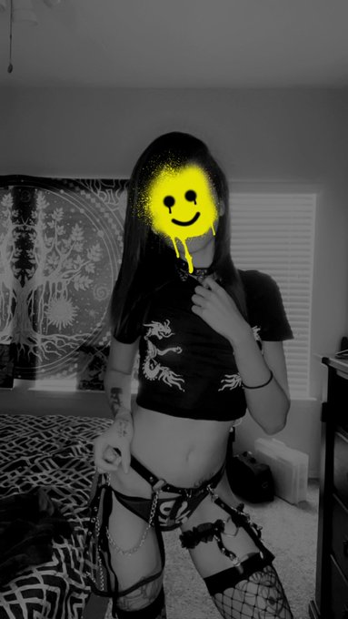 Too naughty 😏🫠 https://t.co/bDxltS9ti7