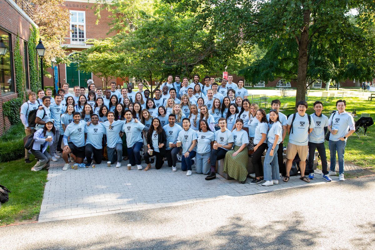 HarvardHBS's tweet photo. Student sections were revealed first. Incoming students are assigned to a specific “section” of about 90 students with whom they will complete the Required Curriculum. #LifeAtHBS

📸: Russ Campbell https://t.co/ciuKL4zj73