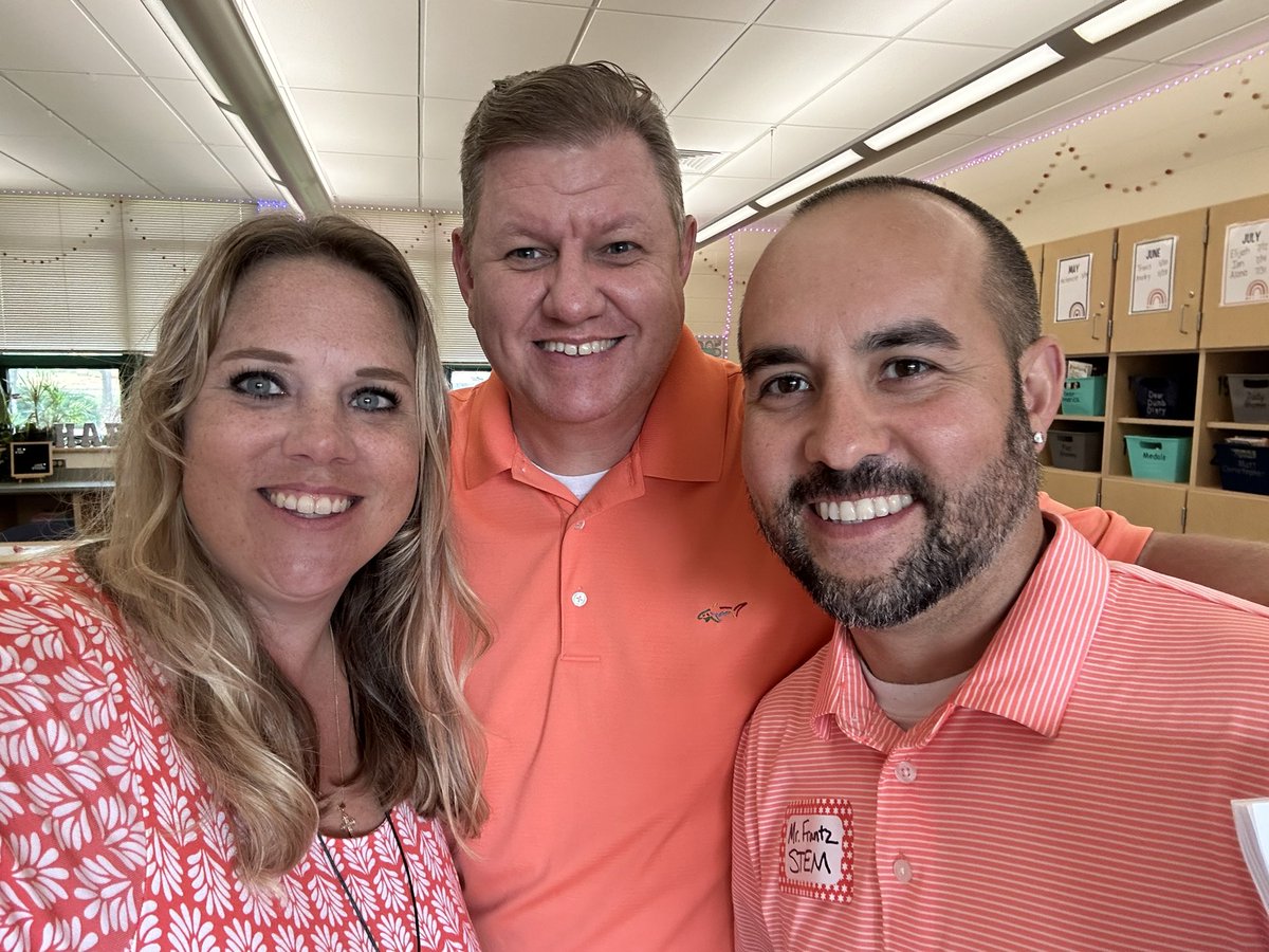 NicoleHarner1's tweet photo. Love this team!
#ThisIsPalmyra https://t.co/WhktKBmnMm