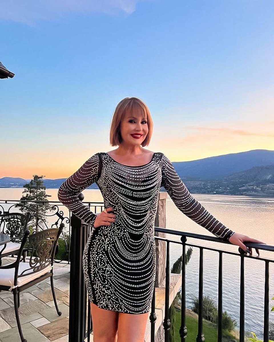 No se pierdan pronto Secretos de Villanas 😍 la pasamos increíble, las personas fueron muy hermosas❤️
Estuvimos en una zona de Canadá que fue afectada por incendios, gracias a Dios nos fuimos a tiempo. Mis mejores deseos y pronta recuperación para las zonas y personas afectadas.