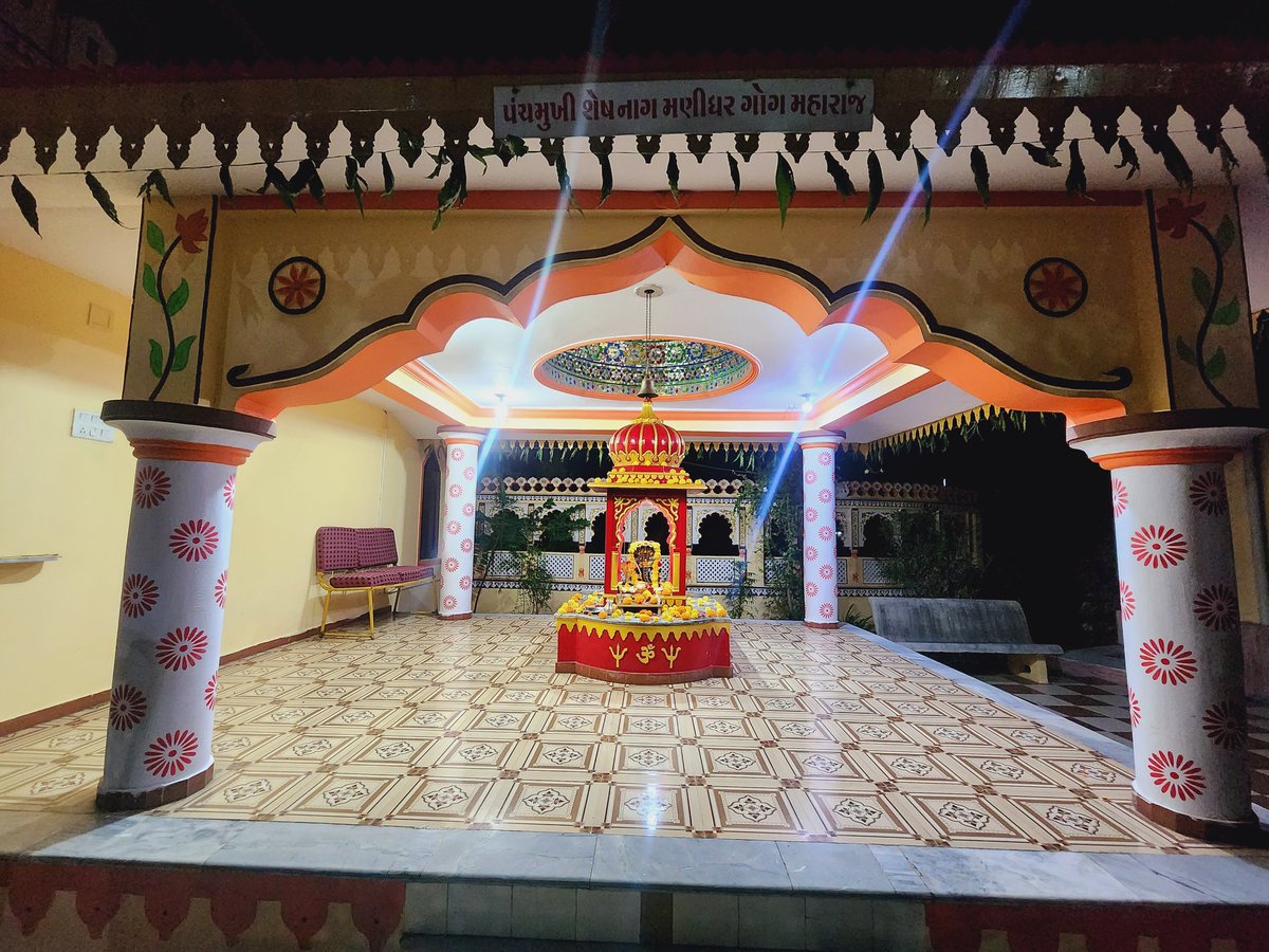 Danta_sarkar's tweet photo. "पंचमुखी शेषनाग मनिधर गोग महाराज"
"रघुवीर विला पैलेस"
#raghuvirvillapalace #danta_state https://t.co/3YDkJN3Jjz