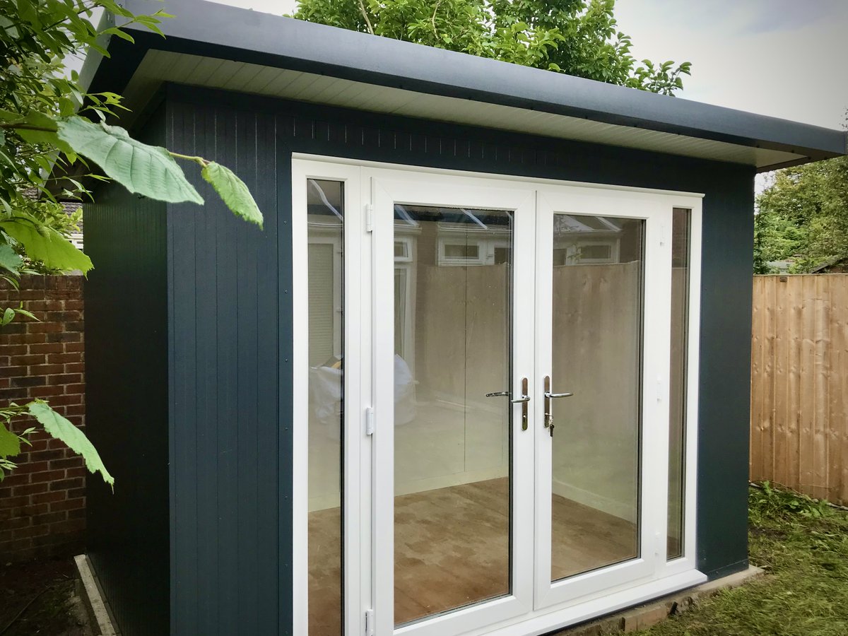 Southwicks1's tweet photo. Southwicks fully #insulatedgardenroom build in #Swanmore https://t.co/YLqa4l0zcD