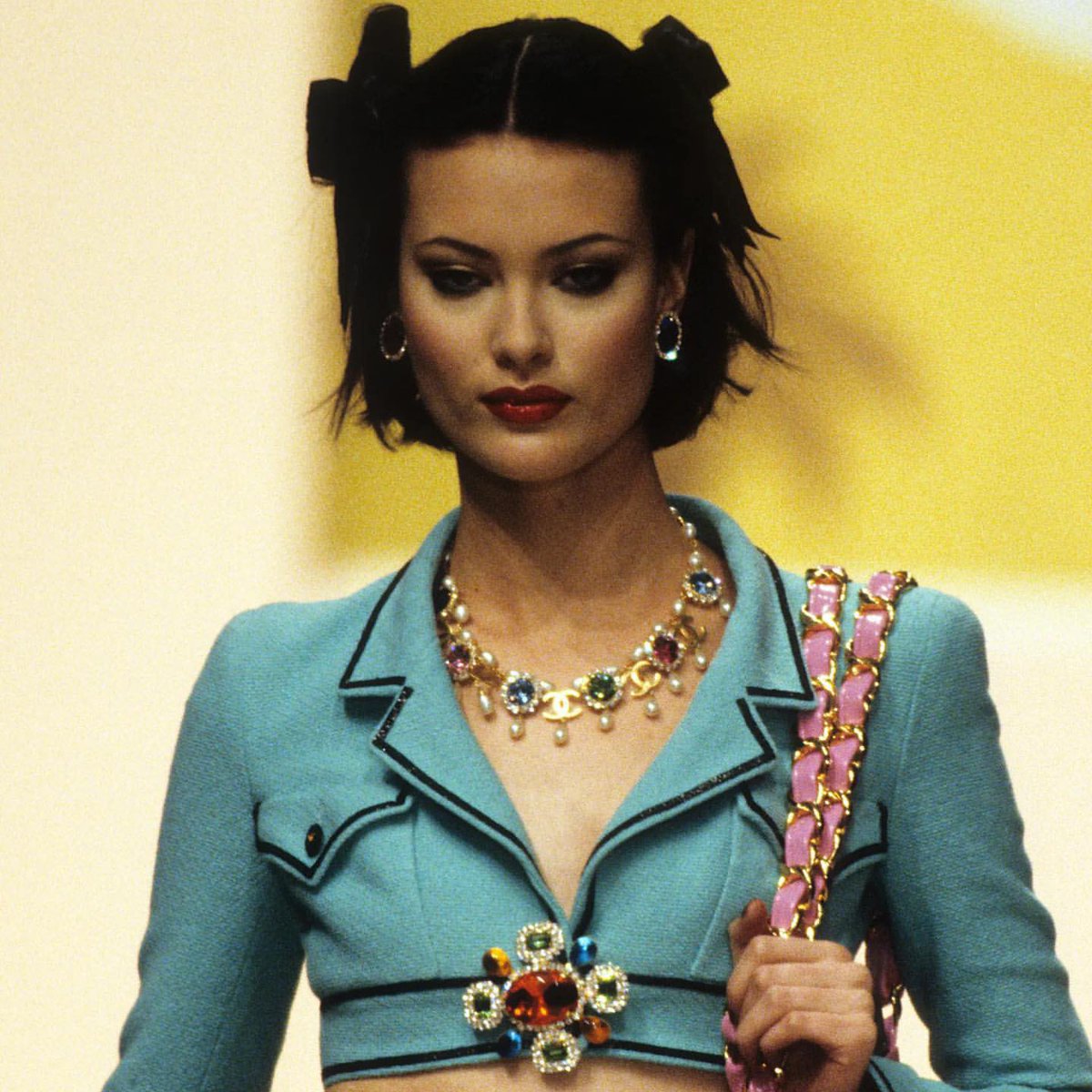 saintdoII's tweet photo. kim k going to a vintage designer shop in japan just to get her hands on barbie’s chanel spring 1995 necklace is kinda real https://t.co/oEz5u70emG
