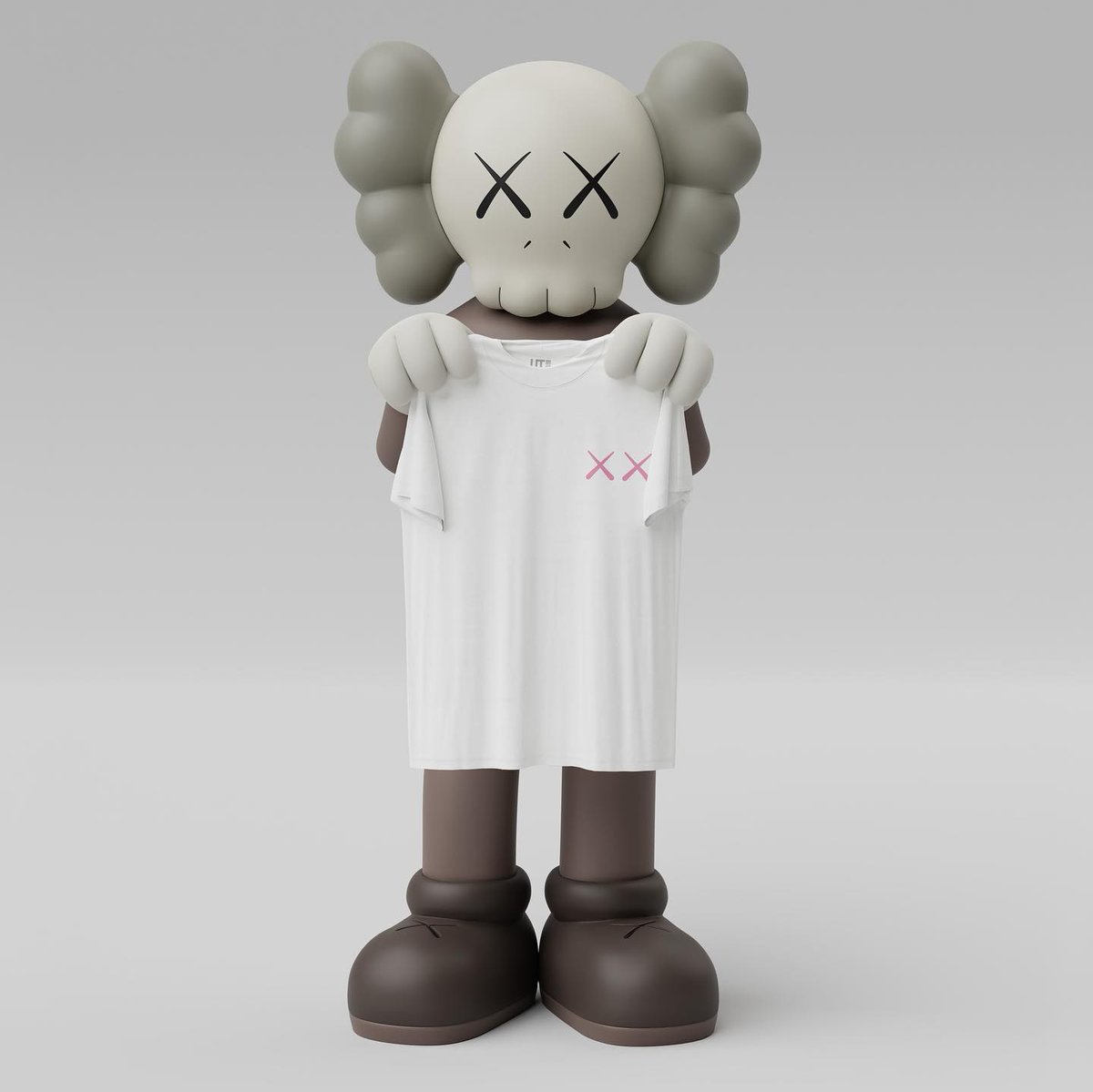 HYPEBEAST's tweet photo. #KAWS unveils upcoming UNIQLO UT collaboration set to arrive September 7. https://t.co/BeEhPMA3Ju