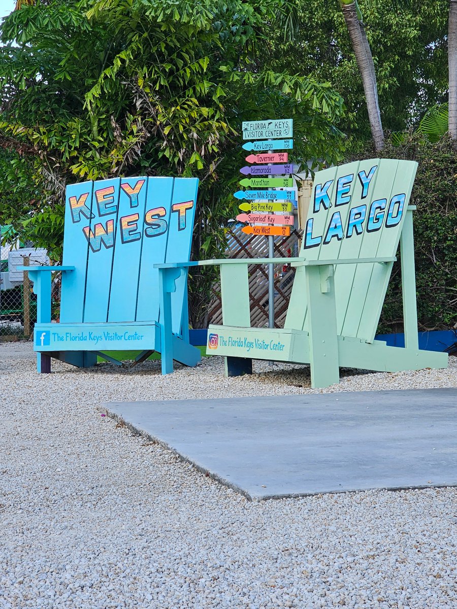 FlaKeysResorts's tweet photo. Discovered the heart of the Florida Keys at the Visitor Center in Key Largo. Iconic colorful Adirondack chairs beckoned, inviting us to sit, relax, and soak in the island spirit.🌴🪑🗺️ #FloridaKeysVisitorCenter #KeyLargo #AdirondackChairs #KeysAdventure #floridakeyshistory https://t.co/PBVeaoRGjx