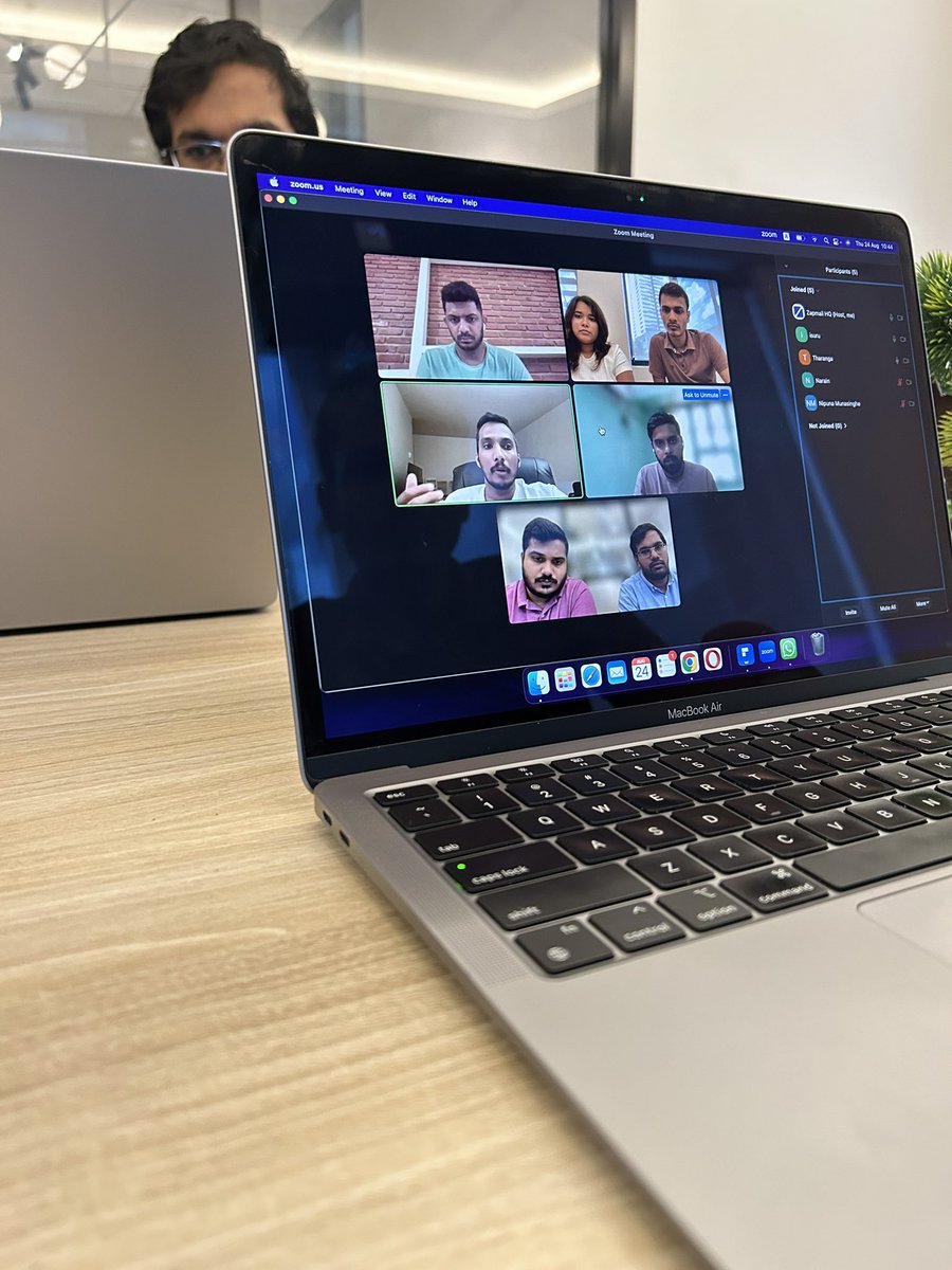 Love what <a href="/botcircuits_t/">Botcircuits</a> is doing with AI. 
It’ll be interesting to see their journey on trying to make it easier for people to design their own custom #AI bots.

It’s always great to connect with founders 🙌🏼