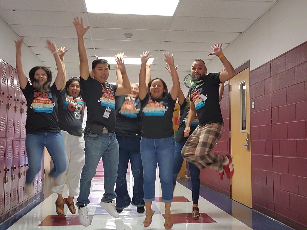 jsb02's tweet photo. I’ve always been lucky to be on the best teams! @NISDElemScience @NISDRawlinson #TeamNorthside #teamworkmakesthedreamwork https://t.co/R9F5nPAZuH