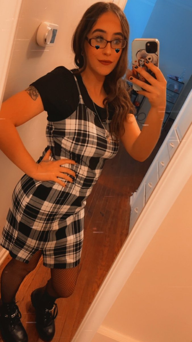 Scylerw's tweet photo. Sssssoooo ready for fall 😫 https://t.co/p6HkE3dEue