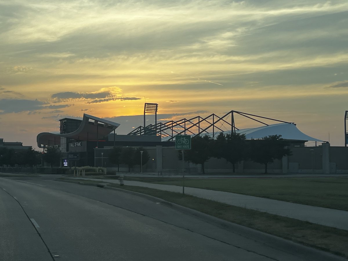 CoachJohnBena's tweet photo. A great week at our first US Soccer #BCourse In-Person Meeting. Met an amazing group of coaches and educators! A special thanks to @FCDallas for the use of their facilities and players for our training sessions! Looking forward to November! #BetterEveryDay https://t.co/51dQxMpg96