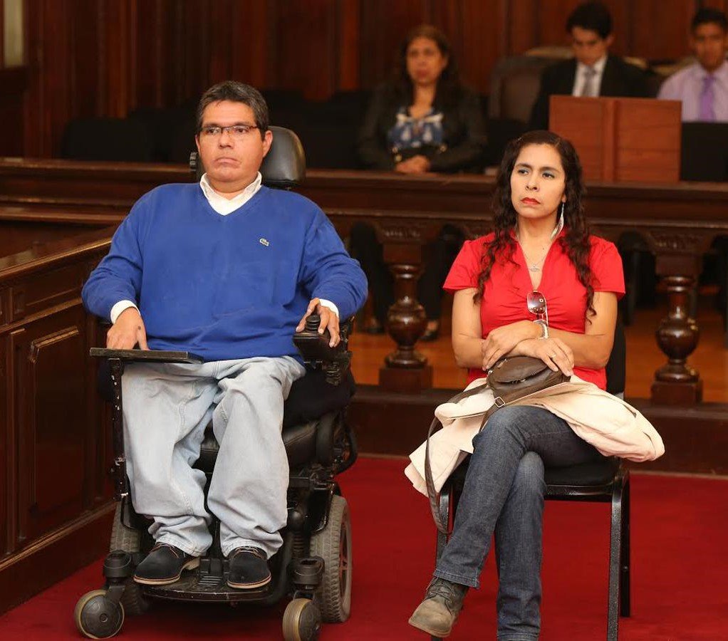 #LoÚltimo. Poder Judicial condena al excongresista #MichaelUrtecho a 22 años y 5 meses de prisión por el delito de concusión en agravio de cuatro extrabajadoras y enriquecimiento ilícito en agravio del Estado. Nota: acortar.link/JPU9kX (1/4)