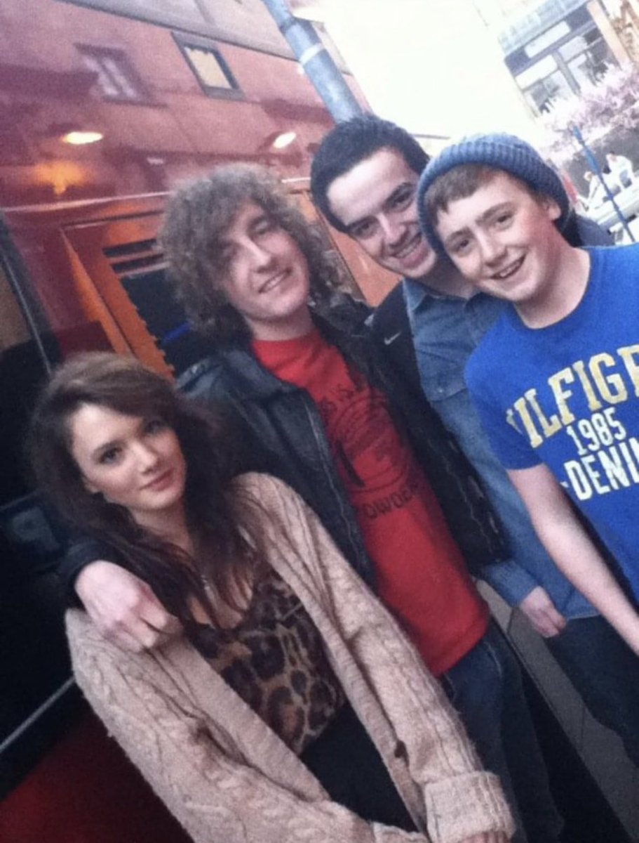 Michael Gallagher (@mickyygall) on Twitter photo Would be a dream come true!
One of first bands I seen live that made me wanna start making music when I was 14 <a href="/pigeonsofficial/">The Pigeon Detectives</a>
Get on this photo 😂
I’ve just released an EP have a listen 🌴- open.spotify.com/album/4dSlfCoT…
🤞🤞🤞 Would be a dream come true!
One of first bands I seen live that made me wanna start making music when I was 14 <a href="/pigeonsofficial/">The Pigeon Detectives</a>
Get on this photo 😂
I’ve just released an EP have a listen 🌴- open.spotify.com/album/4dSlfCoT…
🤞🤞🤞