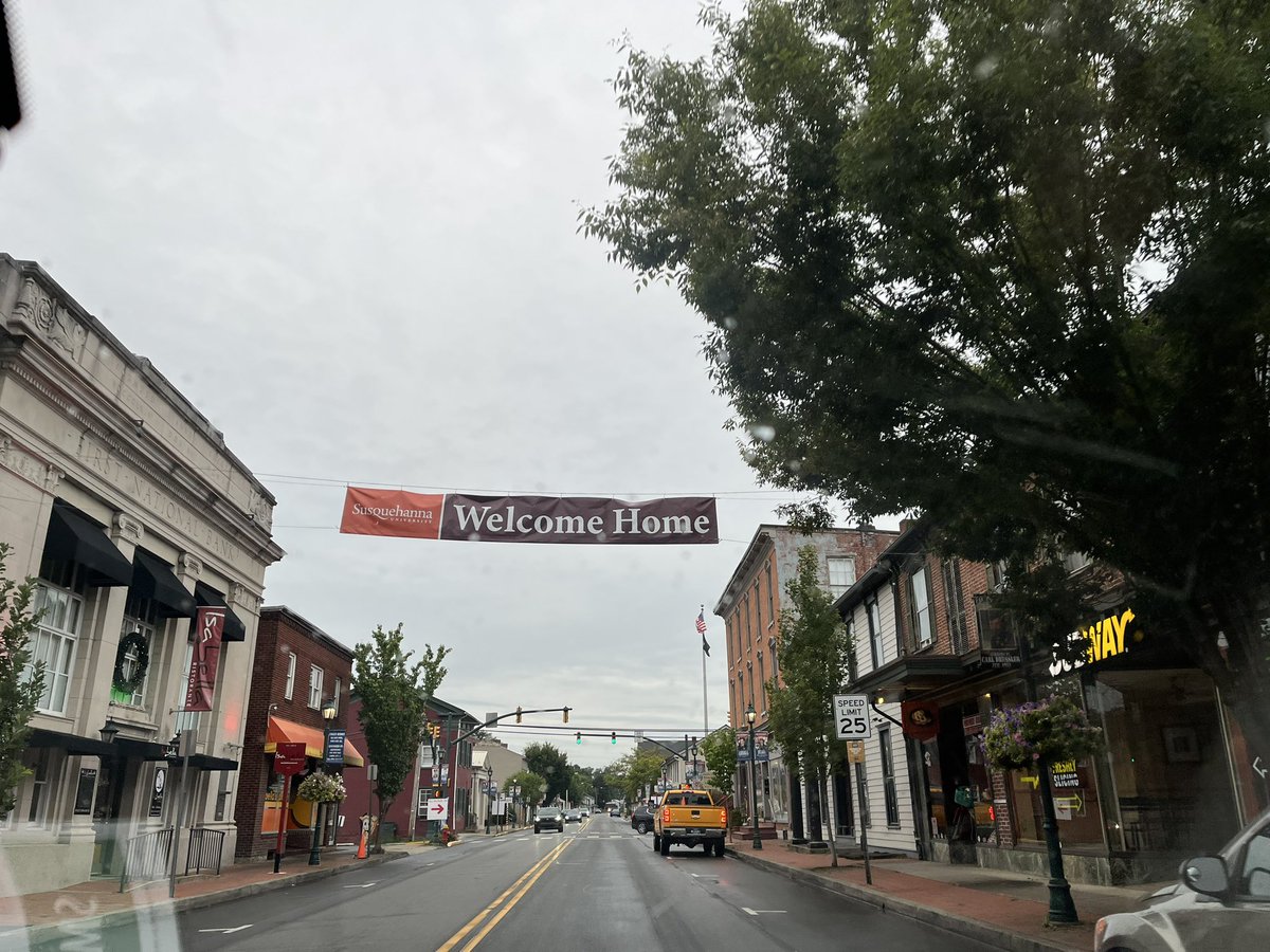 MichaelPortas's tweet image. Susquehanna University has made the #ClassOf2027 and their families feel welcome today. Great start to the school year! #GoSU @SusquehannaU