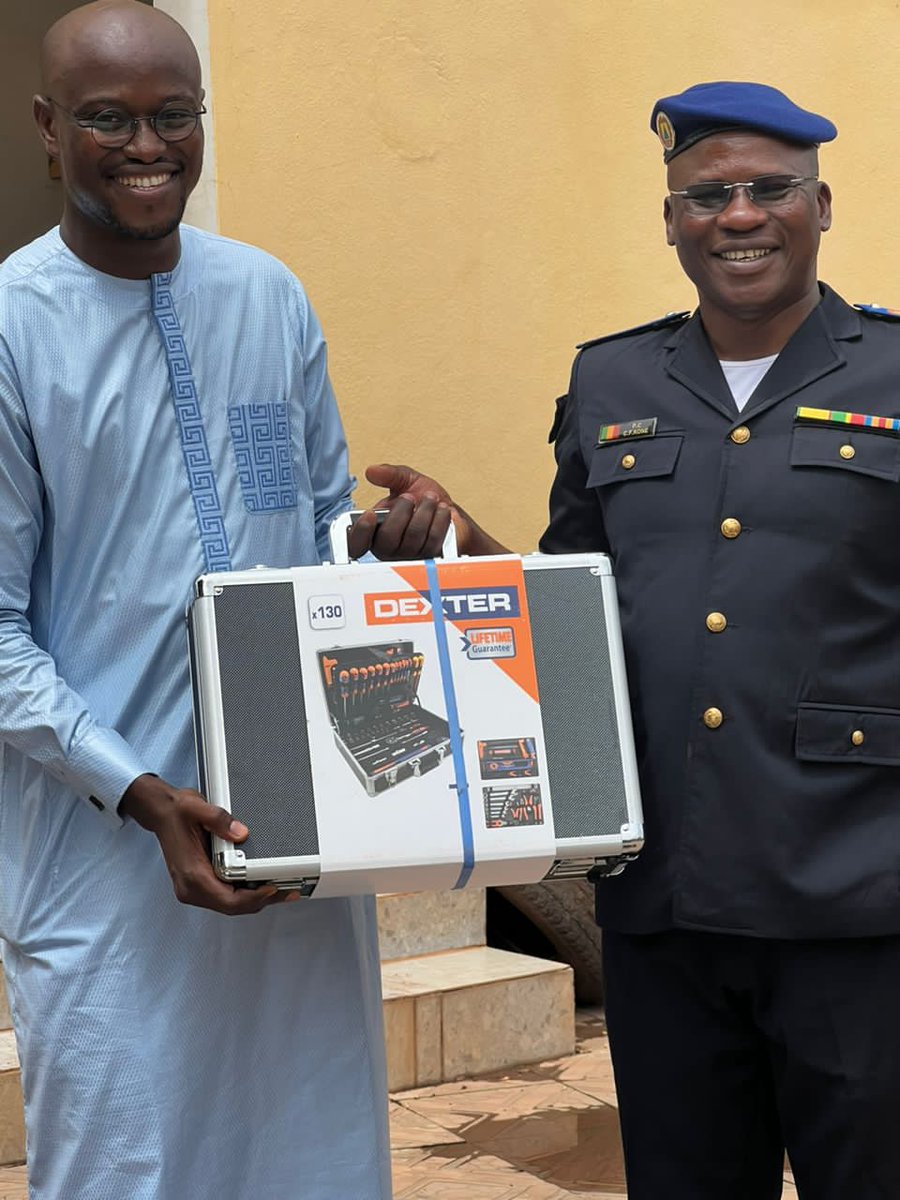 HydrometMali's tweet image. HYDROMET-MALI, a procédé à la remise d’un lot d’équipements et de (24) stations synoptiques à l’Agence Nationale de la Météorologie du Mali.
En plus des stations, un concentrateur qui permettra de fédérer les données des multitudes stations ne communiquant jusqu’ici.
#hydromet